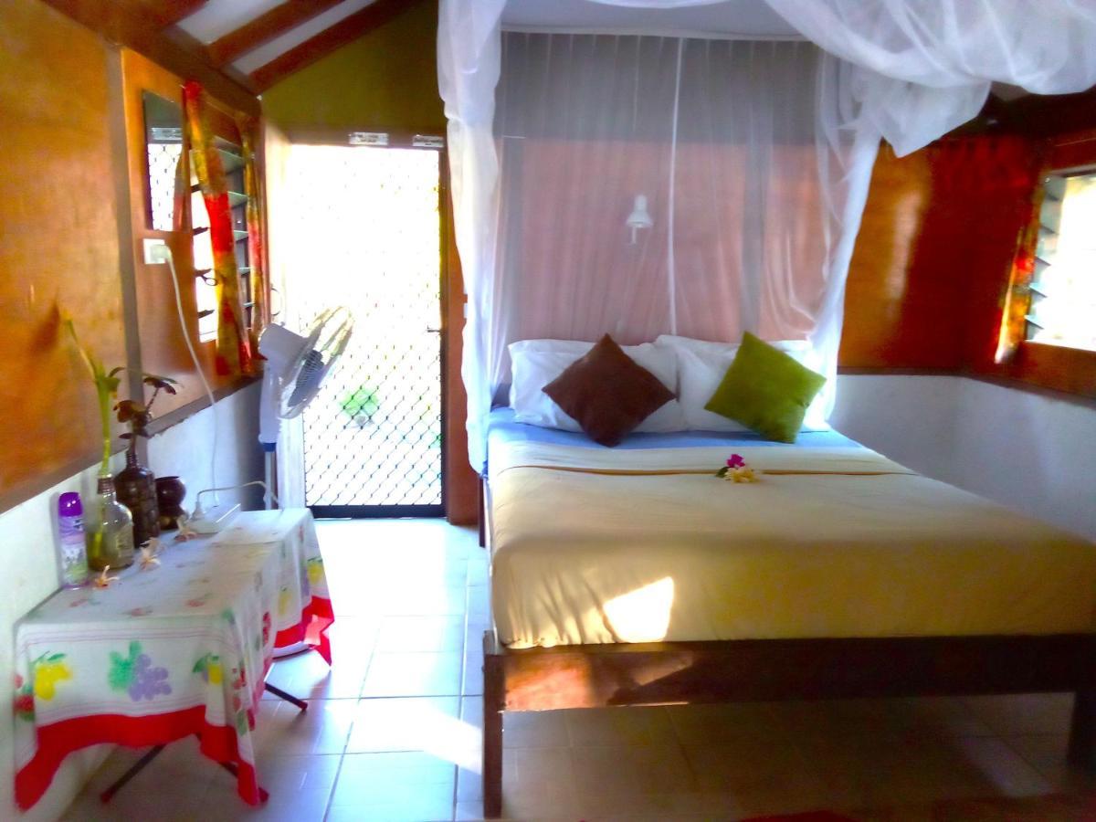 Vatupau Beachfront Bungalows Port Vila Exteriér fotografie